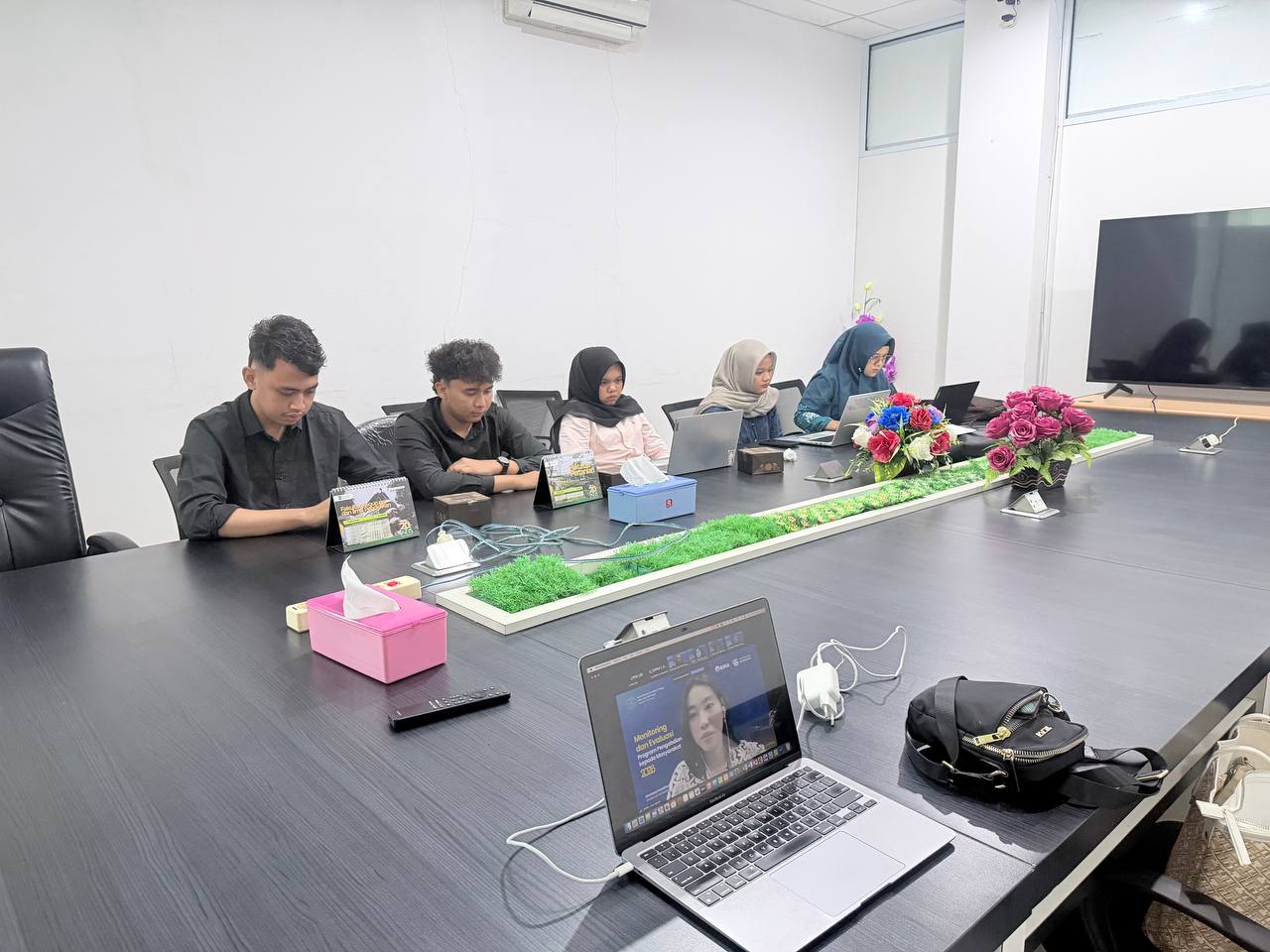 DPPM UIR Ikuti Monitoring dan Evaluasi Program Pengabdian kepada Masyarakat Skema PM-UPUD Tahun 2026